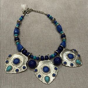 NWT Chicos gold tone, dyed howlite stone Statement Necklace